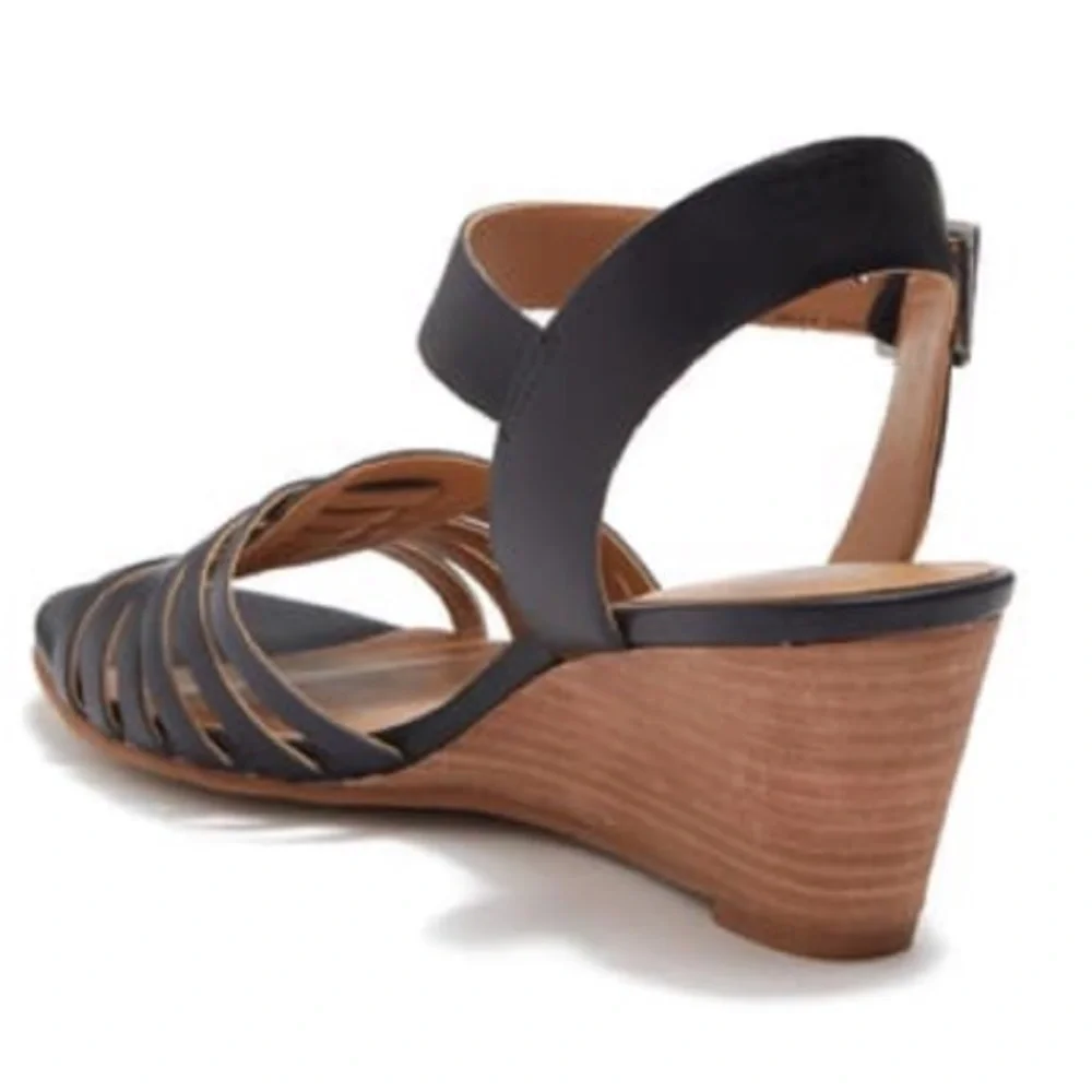 Susina Terra Wedge Sandal Black Size 9 NWOT